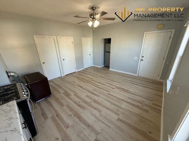 Building Photo - 86 Kilburn St