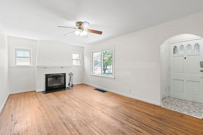 Building Photo - 2602 Elmo Pl