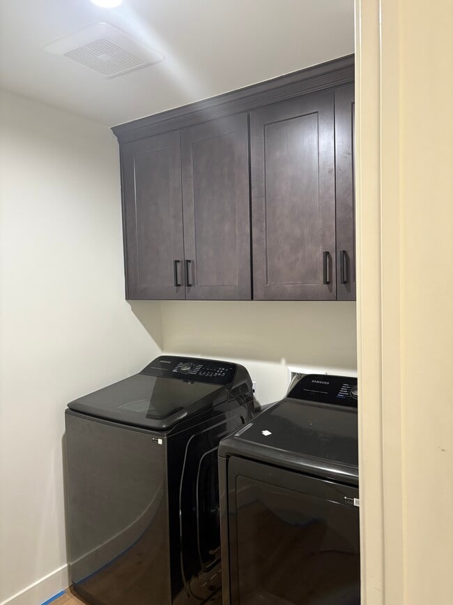 Laundry room - 7412 Budlong Ave