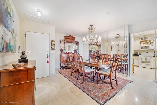 Building Photo - 151 Crandon Blvd