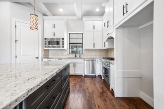 Building Photo - 5733 Winsome Ln