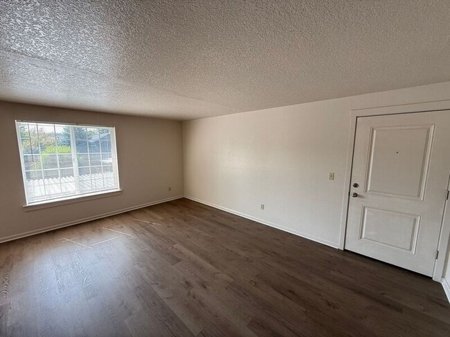 Building Photo - 1012 Boedies Dr