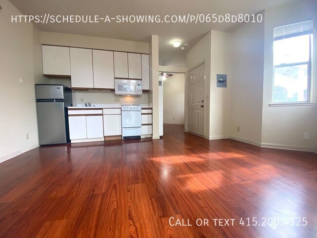 Building Photo - Spacious One Bedroom in Downtown Santa Cruz
