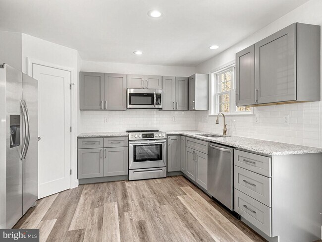 Building Photo - 14 Branford Way