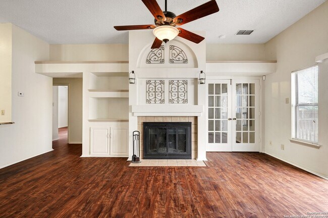 Foto del edificio - 13003 Beacon Park Dr