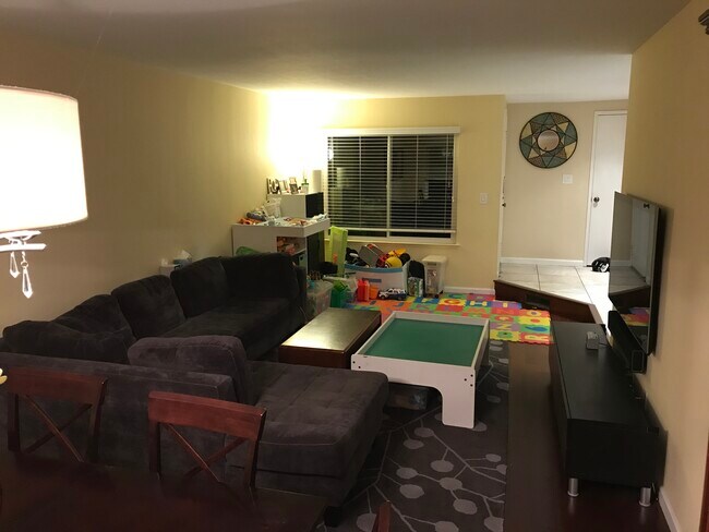 Foto del edificio - 337 Kinross Dr