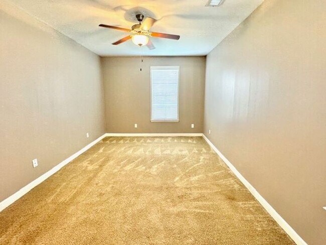 Foto del edificio - Luxury, Style, Gated Community, 4 Bedroom ...