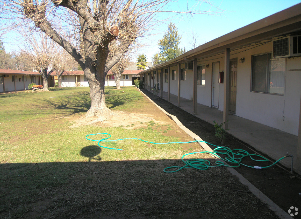 Building Photo - Parkside Apartments