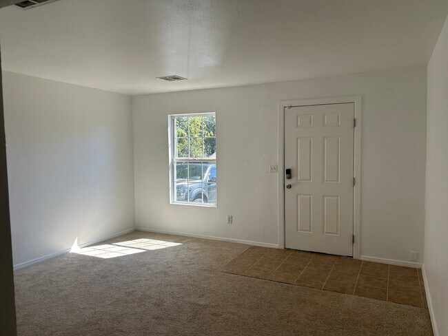 Foto del edificio - 1437 NE 34th St