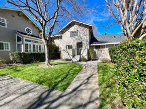 Building Photo - 36 Valley Club Cir