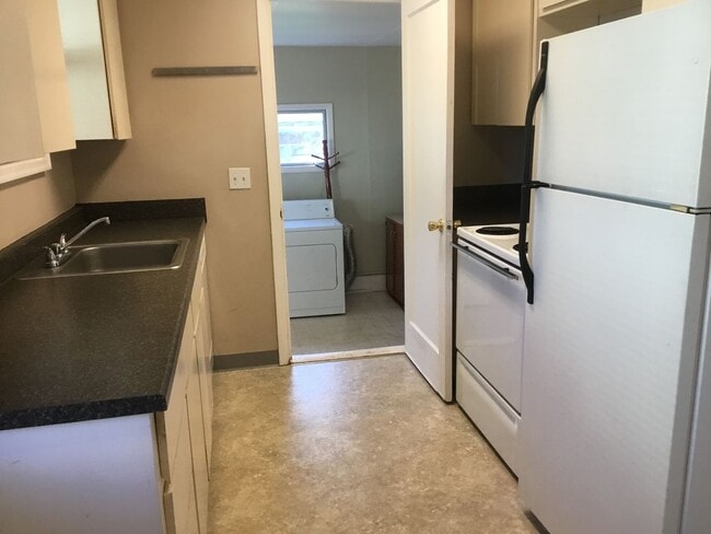 Building Photo - Move-In Ready Overlook
