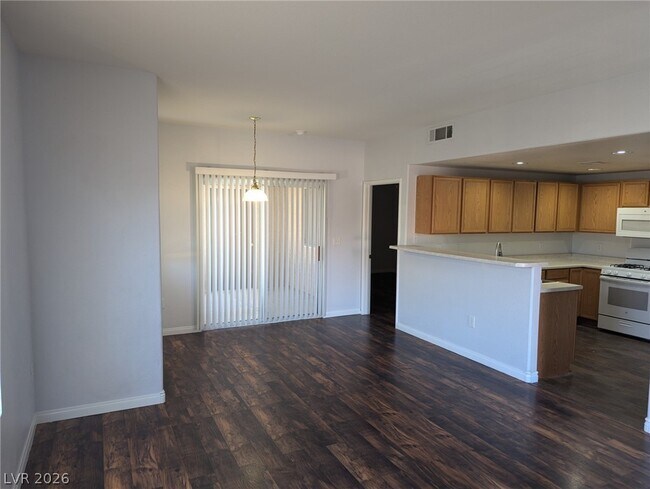 Foto del edificio - 9580 W Reno Ave