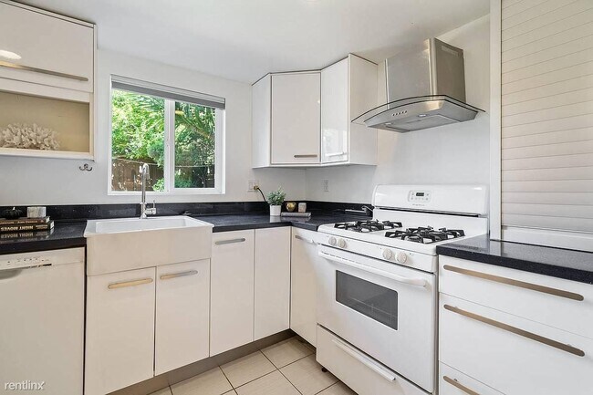 Building Photo - 58 Ceres St
