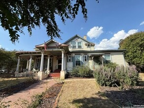 Building Photo - 437 W Magnolia Ave