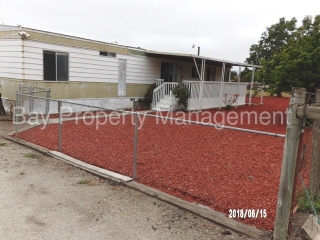 Foto del edificio - 672 Old Stage Rd