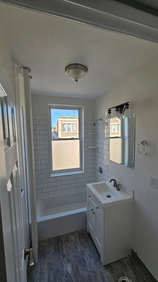 Foto del edificio - Amazing 1 Bed 1 Bath in Allston