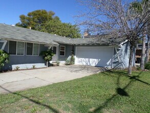Building Photo - 6202 Lake Ariana Ave