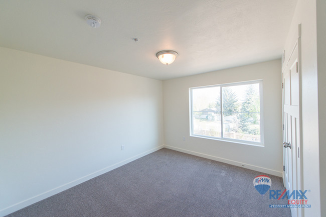 Building Photo - New 3 bed 2 bath Condo Heber Valley