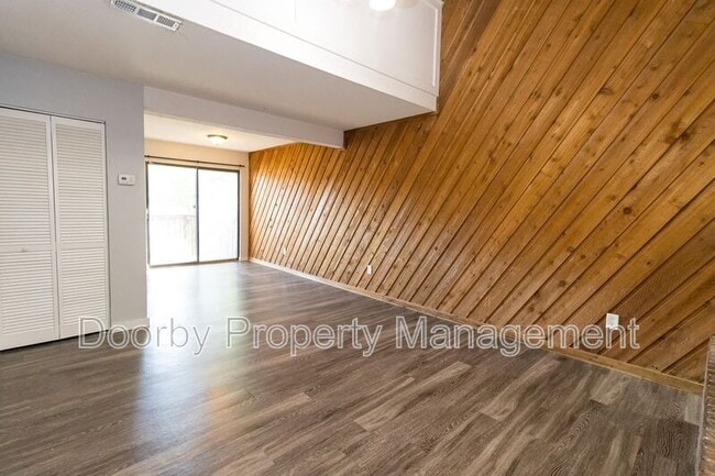 Building Photo - 18 S Germantown Rd