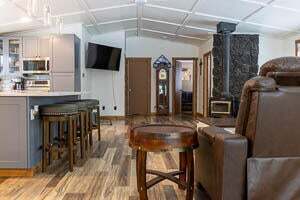 Building Photo - 15218 Ponderosa Way
