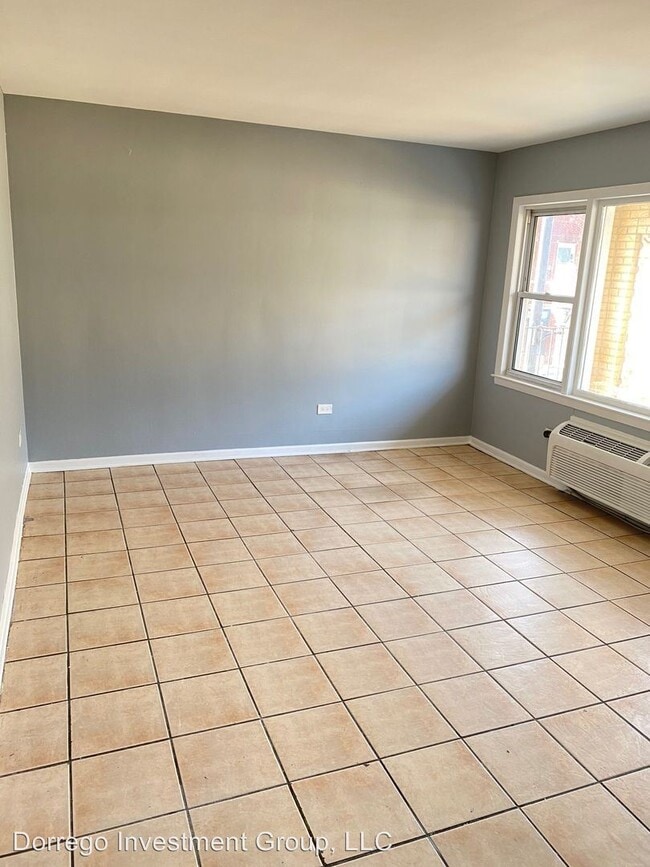 Building Photo - 3110 W 59th St