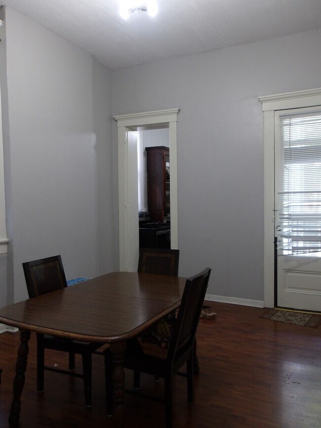 Foto del edificio - 517 St Catherine St