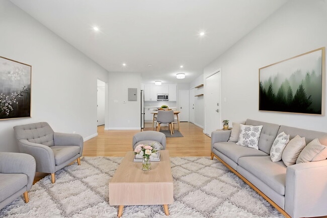 Building Photo - 11 Schubert St