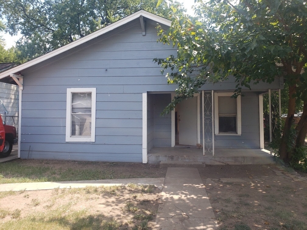Primary Photo - Single Family home in 76105 Near Renaissan...