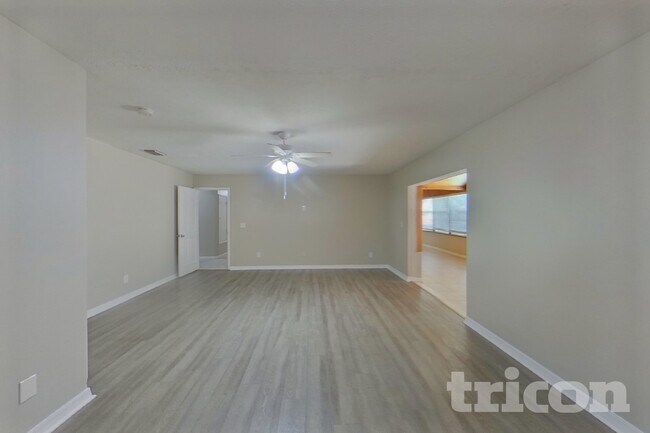Foto del edificio - 14314 Ravenwood Ln