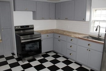 Building Photo - 25-27-27 Ferris Ave