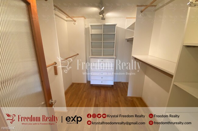 Building Photo - 2 br, 2 bath Townhome - 1765 Los Feliz Dri...