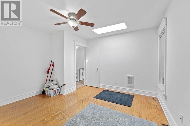 Photo du bâtiment - 236 Christie St