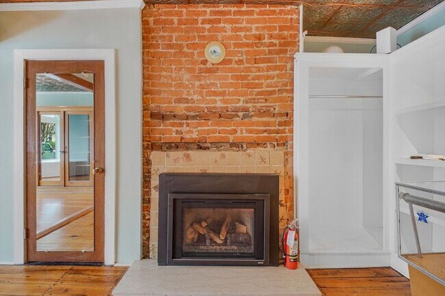 Foto del edificio - 1109 Caroline St