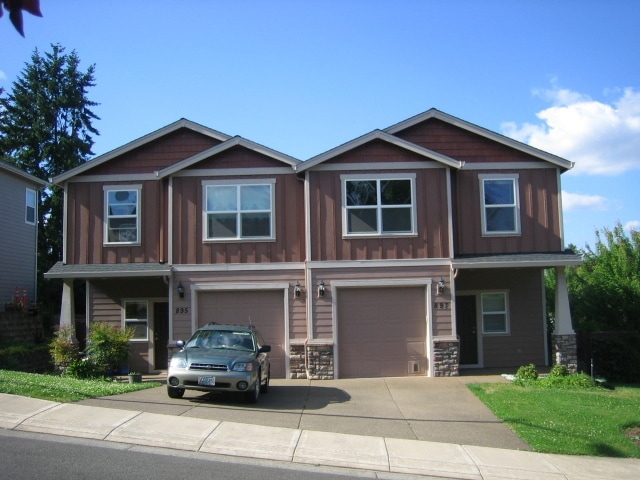 Primary Photo - CARMELCREST895