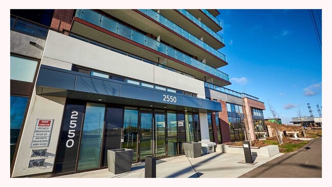 Building Photo - 2550 Simcoe St N