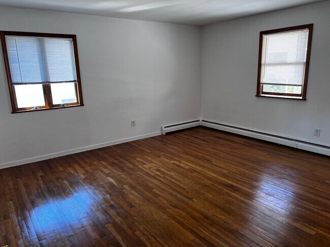 Foto del edificio - 480 Central Blvd