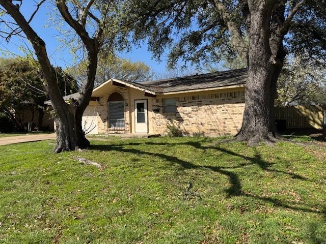 Building Photo - 1110 Shadyglen Cir