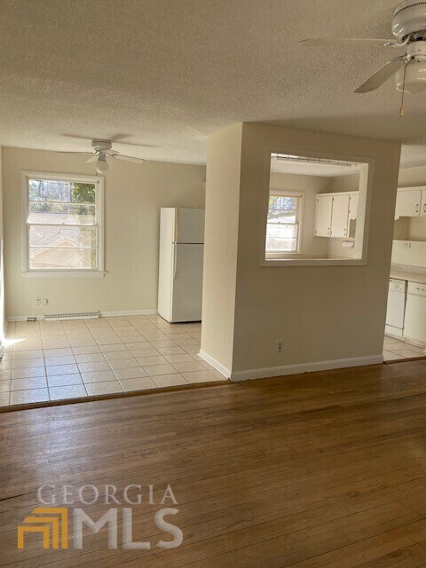 Foto del edificio - 595 Lyle Dr