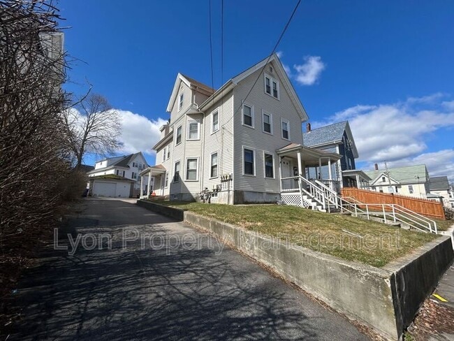 Foto del edificio - 34 Hodges Ave