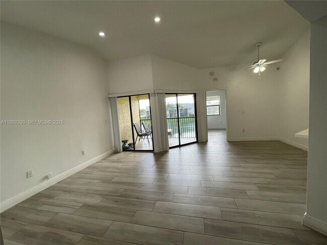 Foto del edificio - 1042 Adams Ave