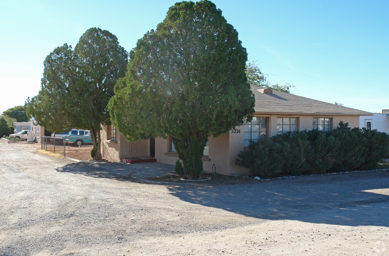 Primary Photo - 3334-3342 E Benson Hwy