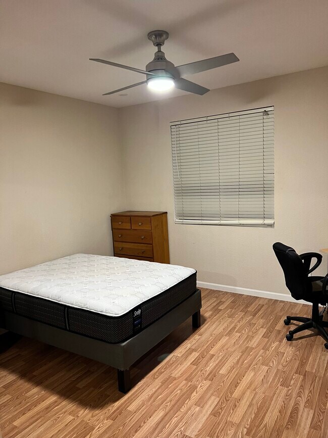 Foto del edificio - 3740 Pintail Dr