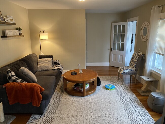 Living room - 8 Rumford Ave