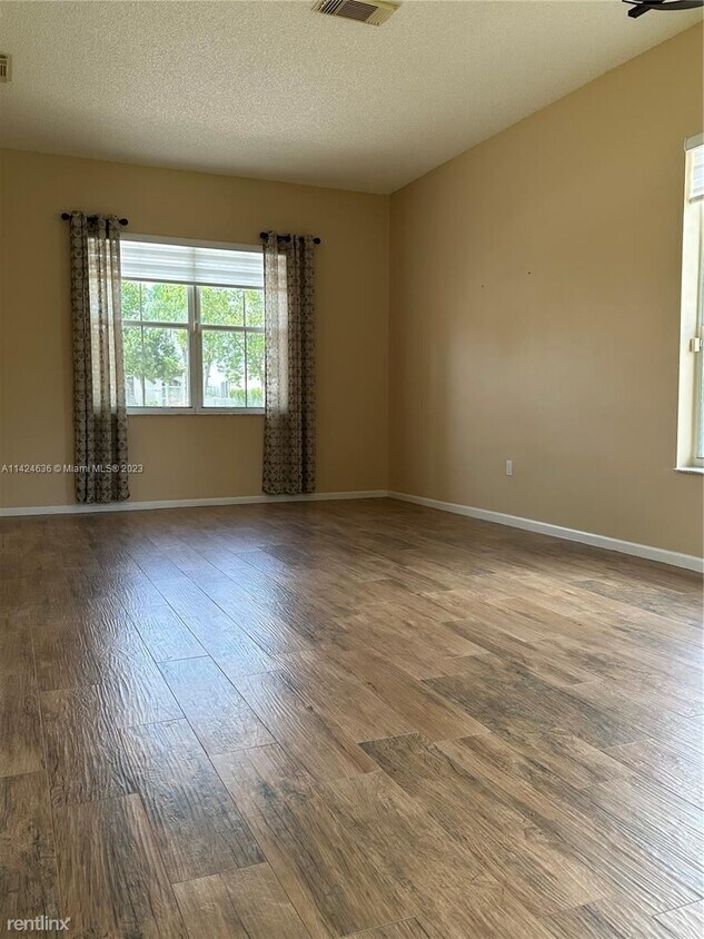 Primary Photo - 5 br, 3 bath House - 19018 NW 23rd Pl