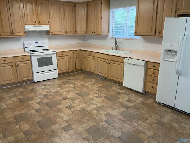 Building Photo - 511 Delaney Rd NW