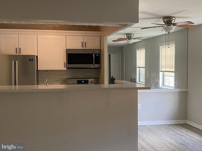 Building Photo - 11767 Carriage House Dr