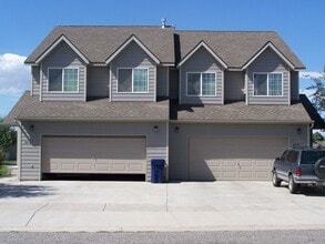 Building Photo - 241 Lillian Way
