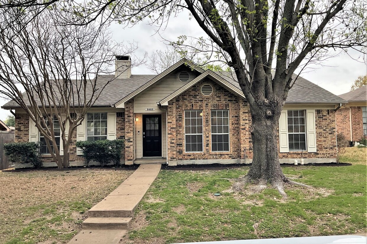 Primary Photo - 8465 Willow Creek Dr