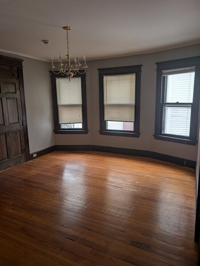 Building Photo - 168 Minerva St