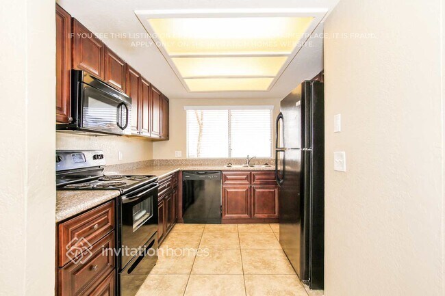 Building Photo - 4917 W Crocus Dr